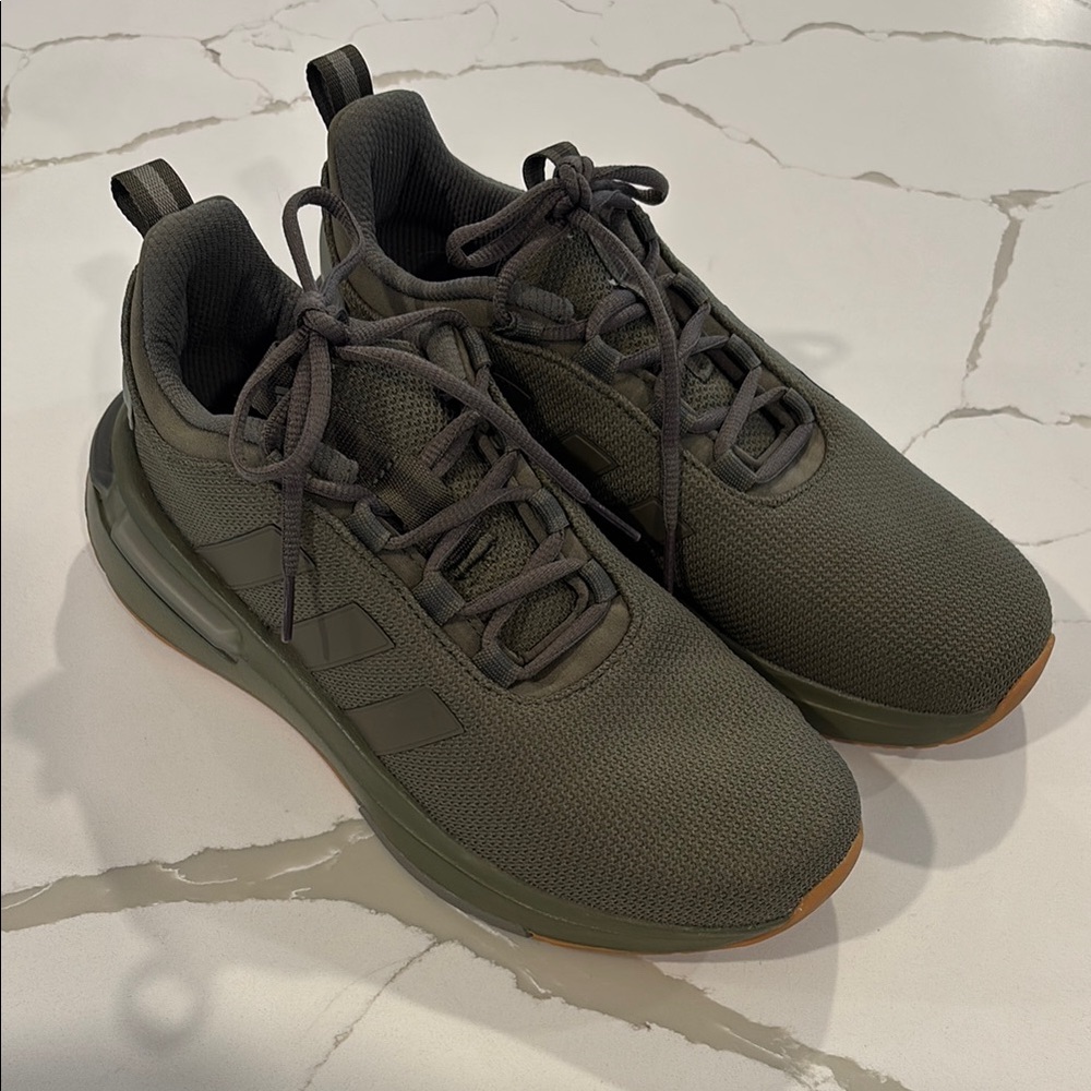 Adidas Men's TR23 Sneakers